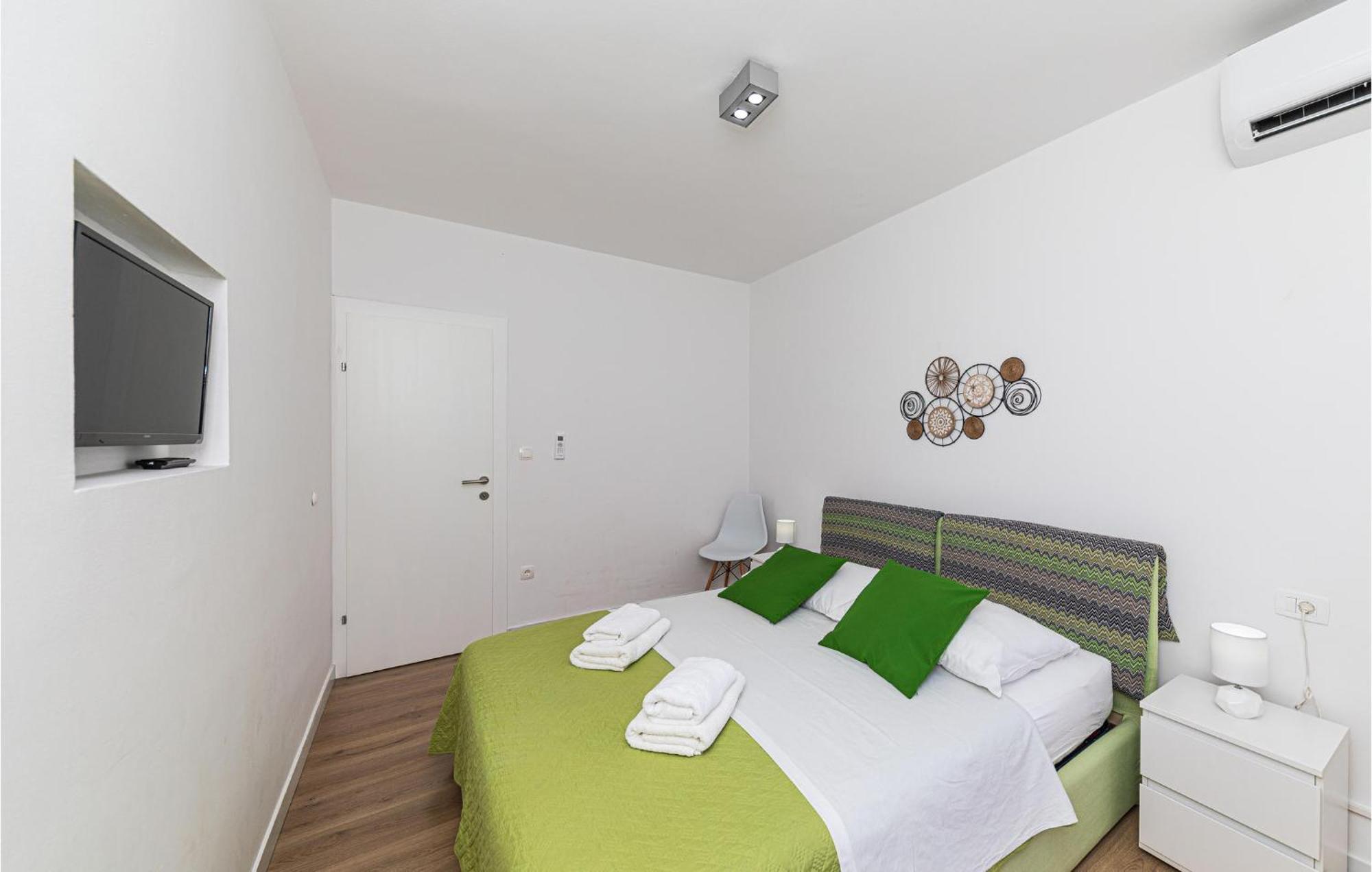 Gorgeous In With Jacuzzi Vikendica Trogir