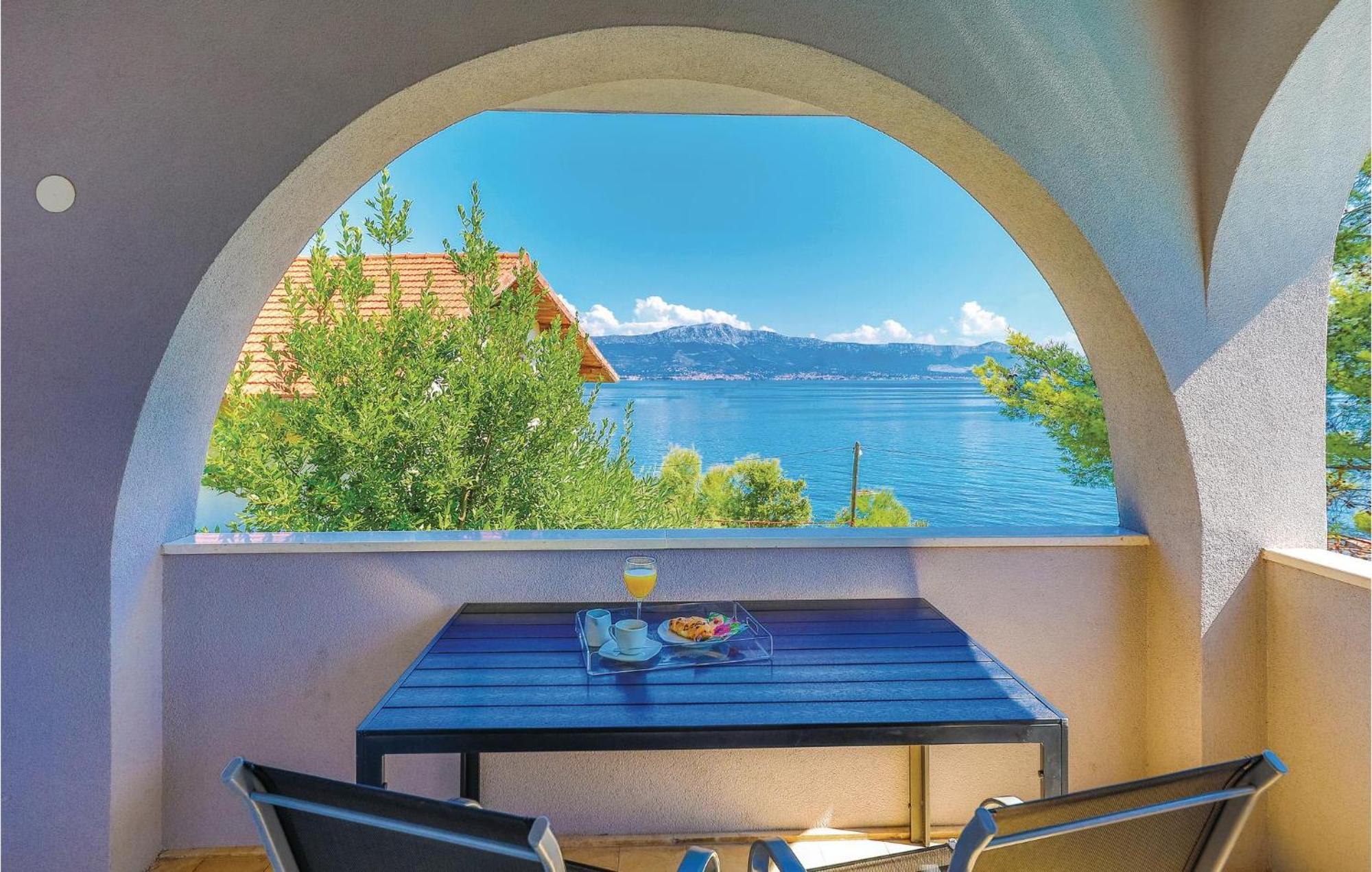 Ferienhaus Gorgeous In With Jacuzzi *
