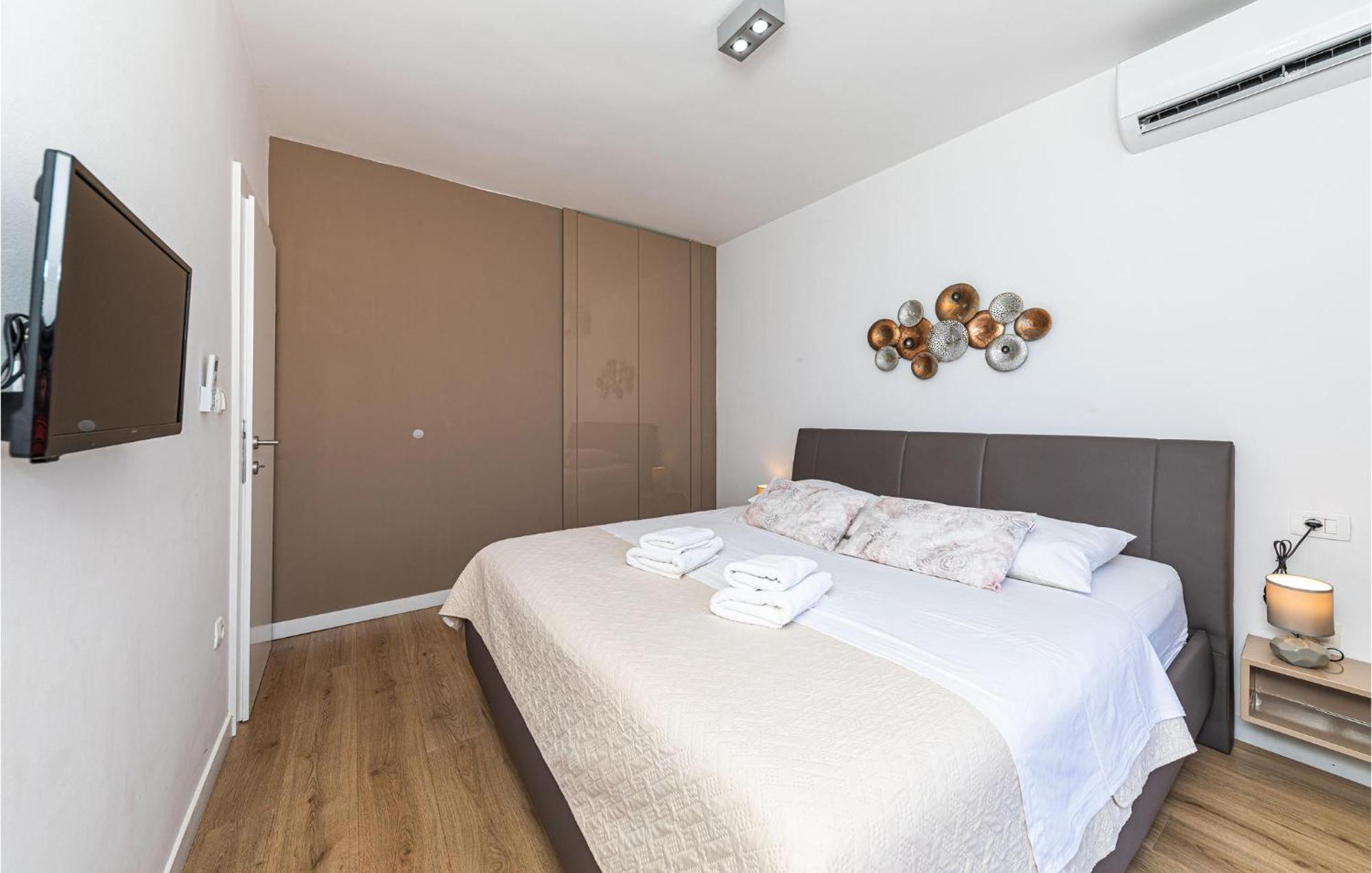 Hébergement de vacances Gorgeous In With Jacuzzi Trogir